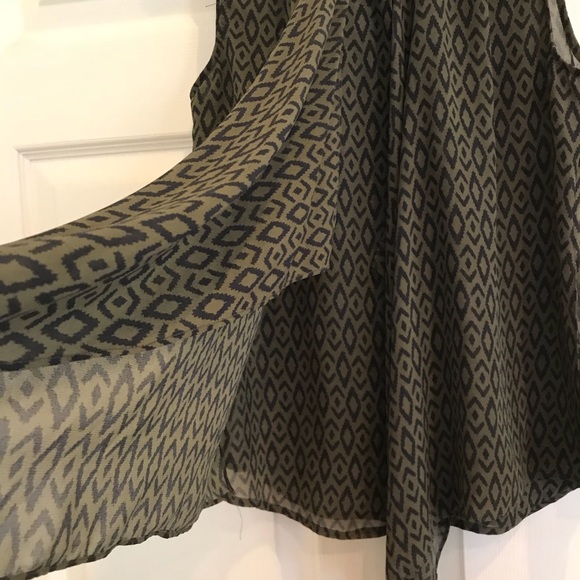 Forever 21 sleeveless blouse - Picture 5 of 7